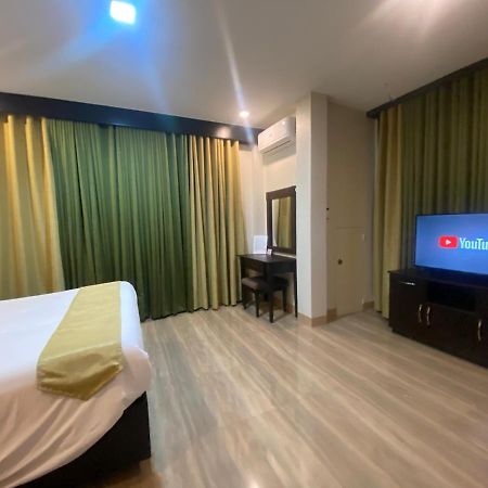 Eight Breeze Otel Baclayon Dış mekan fotoğraf