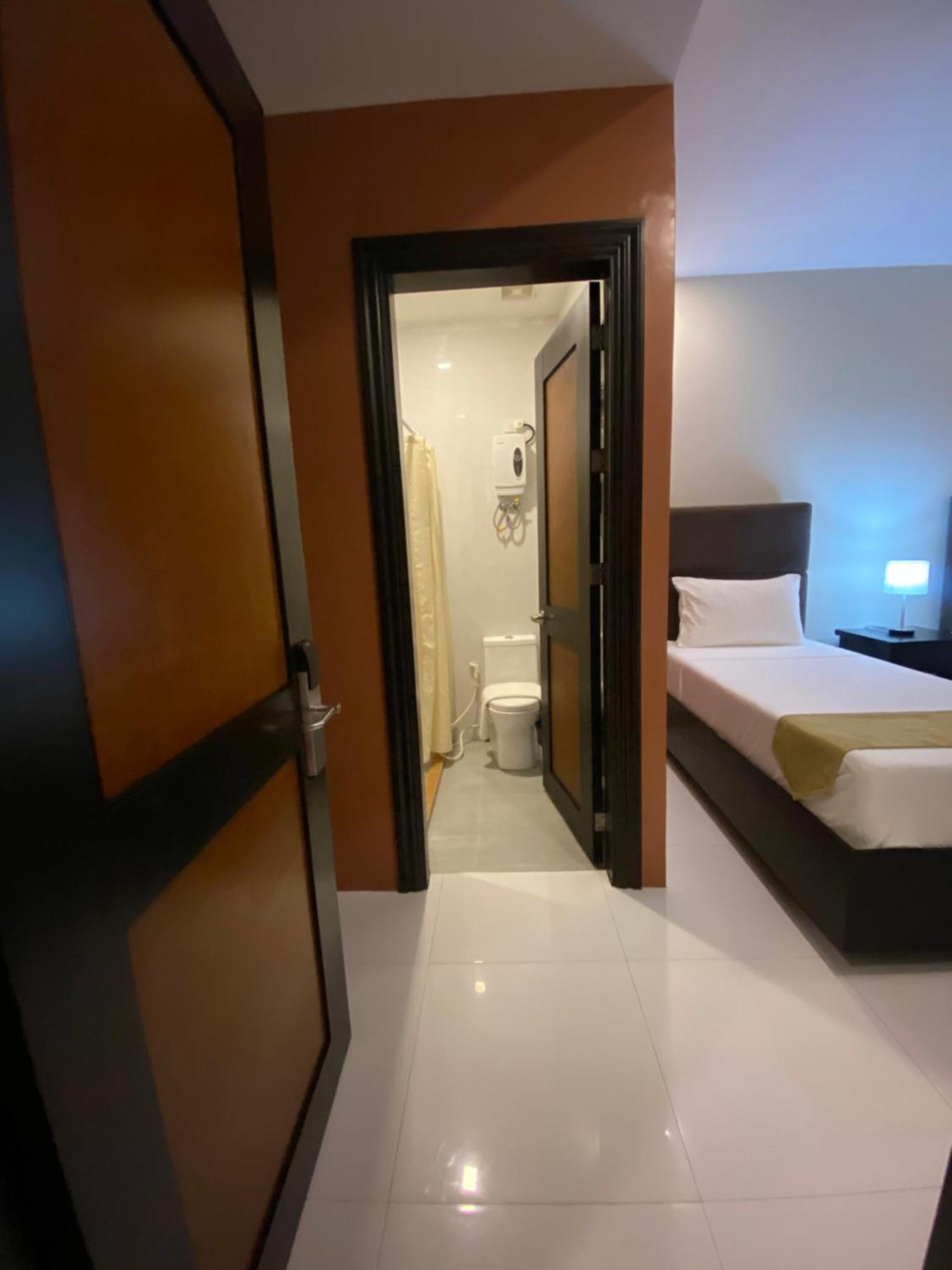 Eight Breeze Otel Baclayon Dış mekan fotoğraf